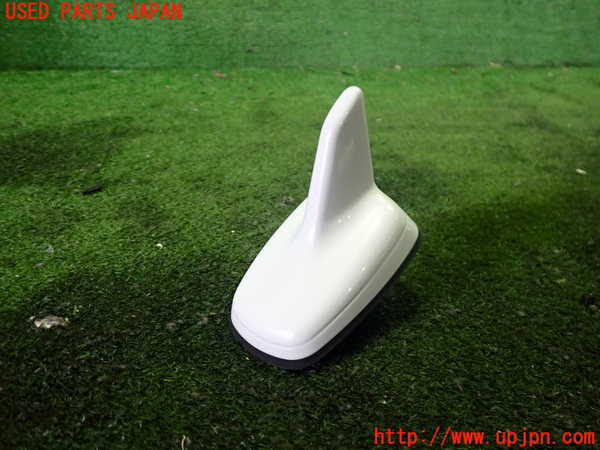 2UPJ-35626550]アウディ・Q3(8UCPSF)アンテナ 中古_m0001.jpg
