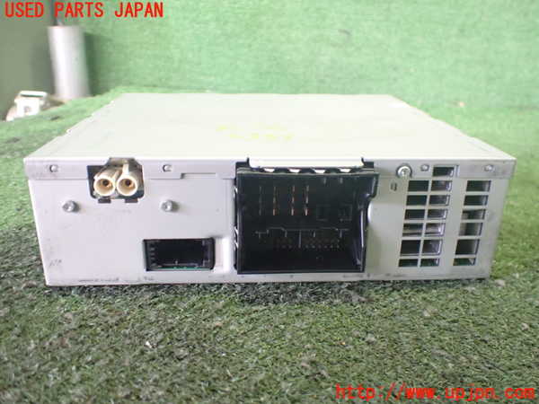 2UPJ-35626470]アウディ・Q3(8UCPSF)ラジオ 中古_m0002.jpg