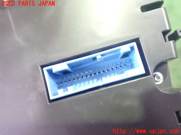 2UPJ-35626170]アウディ・Q3(8UCPSF)スピードメーター 中古_m0003.jpg