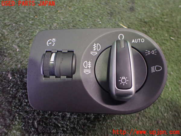 2UPJ-35626285]アウディ・Q3(8UCPSF)ライトスイッチ 中古_m0001.jpg