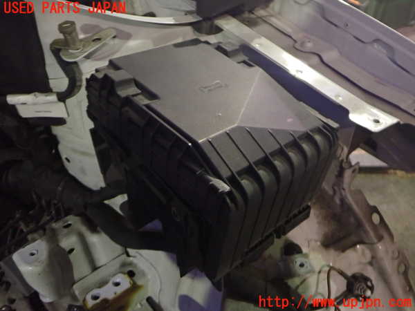 2UPJ-35626741]アウディ・Q3(8UCPSF)ヒューズボックス1 中古_m0001.jpg