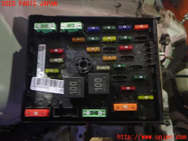 2UPJ-35626741]アウディ・Q3(8UCPSF)ヒューズボックス1 中古_m0002.jpg