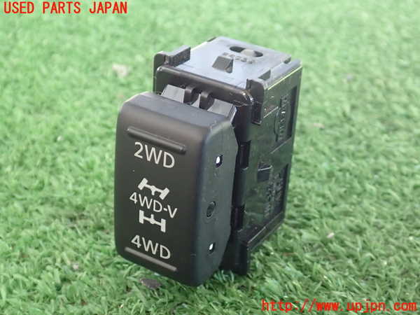 2UPJ-35646306]ジューク NISMO(NF15)スイッチ1 中古_m0001.jpg