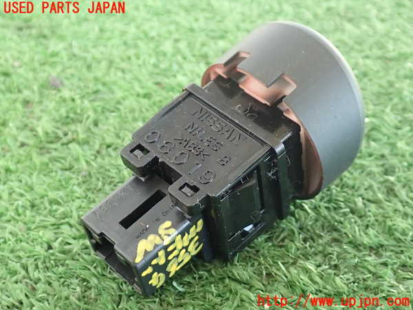 2UPJ-35646290]ジューク NISMO(NF15)ハザードスイッチ 中古_m0002.jpg