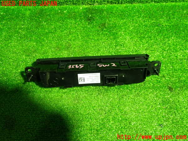 1UPJ-35656307]ロードスター RF(NDERC)スイッチ2 (シートヒーター) 中古_m0002.jpg
