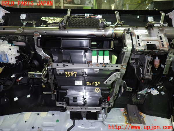 1UPJ-35676081]セレナ e-POWER(GFC28)エバポレーター1 中古_m0001.jpg