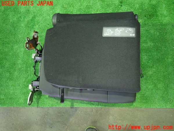 1UPJ-35677235]セレナ e-POWER(GFC28)右3列目シート 中古_m0004.jpg