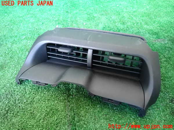 1UPJ-35697527]ヤリス(YARIS)(MXPA10)エアコン吹き出し口2(真中) 中古_m0001.jpg