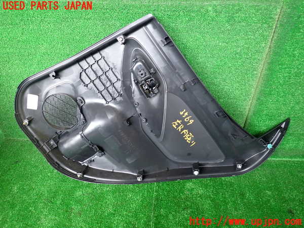 1UPJ-35691324]ヤリス(YARIS)(MXPA10)左後ドア内張り 中古_m0003.jpg