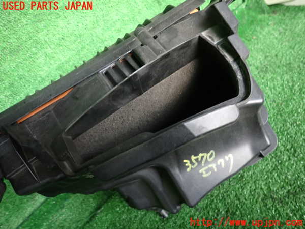 2UPJ-35702560]BMW X1 F48(HT20)エアクリーナーボックス 中古_m0003.jpg