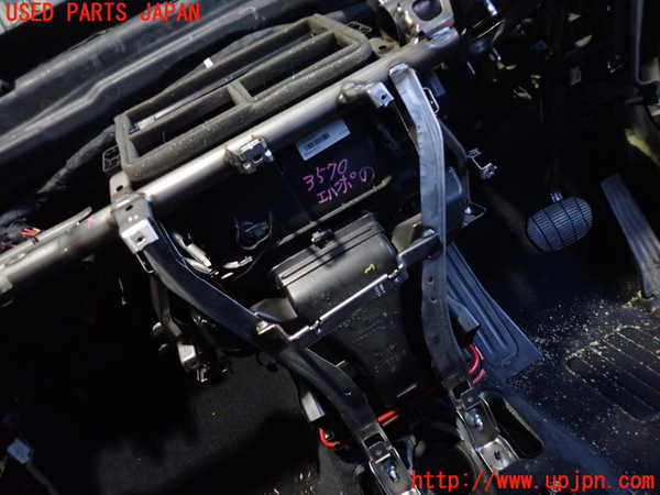 2UPJ-35706081]BMW X1 F48(HT20)エバポレーター1 中古_m0001.jpg