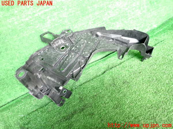 2UPJ-35711142]ルノー・メガーヌ R.S.(ルノー・スポール)(DZF4R)左ヘッドライトリム 中古_m0002.jpg