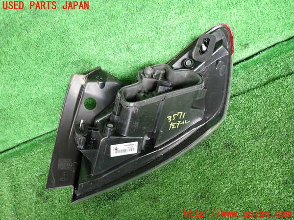 2UPJ-35711536]ルノー・メガーヌ R.S.(ルノー・スポール)(DZF4R)左テールランプ 中古_m0002.jpg