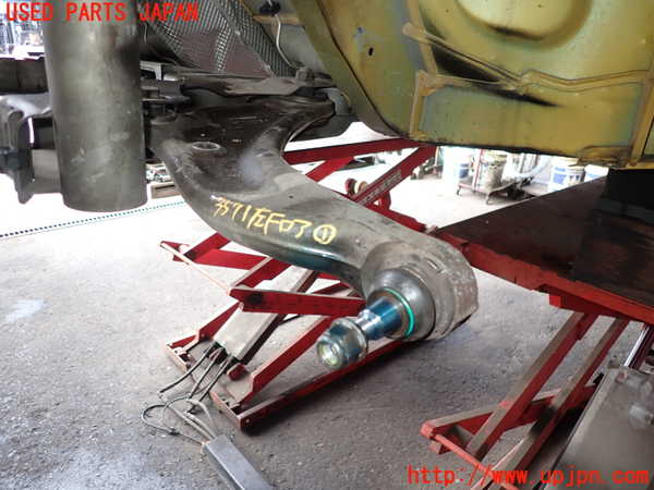 2UPJ-35715186]ルノー・メガーヌ R.S.(ルノー・スポール)(DZF4R)左フロントロアアーム1 中古_m0001.jpg