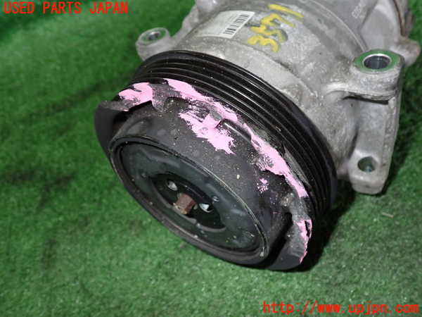 2UPJ-35716025]ルノー・メガーヌ R.S.(ルノー・スポール)(DZF4R)エアコンコンプレッサー (ジャンク品) 中古_m0002.jpg