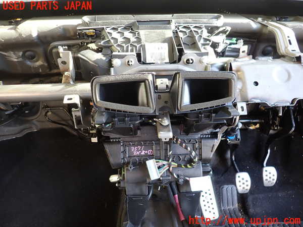 2UPJ-35716081]ルノー・メガーヌ R.S.(ルノー・スポール)(DZF4R)エバポレーター1 中古_m0001.jpg