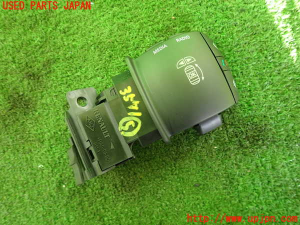 2UPJ-35716310]ルノー・メガーヌ R.S.(ルノー・スポール)(DZF4R)スイッチ5 (オーデイオ、ラジオ等) 中古_m0001.jpg