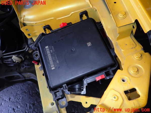 2UPJ-35716741]ルノー・メガーヌ R.S.(ルノー・スポール)(DZF4R)ヒューズボックス1 中古_m0002.jpg