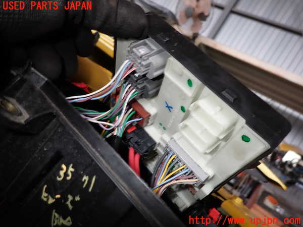 2UPJ-35716741]ルノー・メガーヌ R.S.(ルノー・スポール)(DZF4R)ヒューズボックス1 中古_m0003.jpg