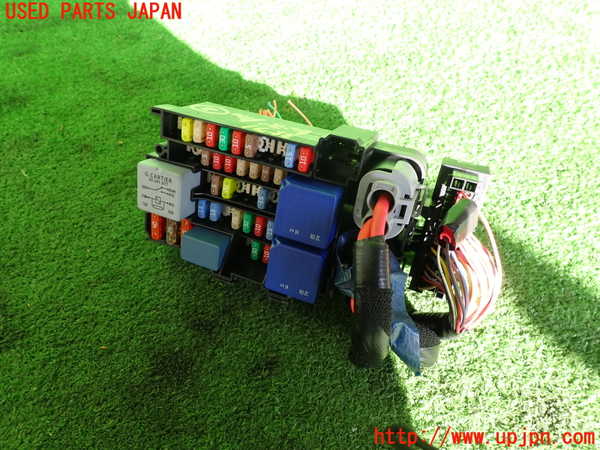 2UPJ-35716742]ルノー・メガーヌ R.S.(ルノー・スポール)(DZF4R)ヒューズボックス2 中古_m0001.jpg
