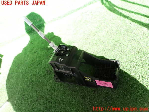 2UPJ-35717560]ルノー・メガーヌ R.S.(ルノー・スポール)(DZF4R)MTシフトレバー 中古_m0001.jpg