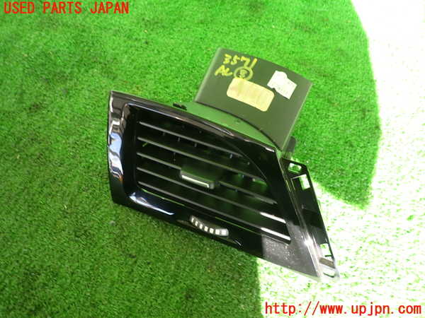 2UPJ-35717528]ルノー・メガーヌ R.S.(ルノー・スポール)(DZF4R)エアコン吹き出し口3 (左) 中古_m0002.jpg