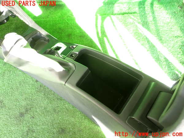 2UPJ-35717540]ルノー・メガーヌ R.S.(ルノー・スポール)(DZF4R)センターコンソール 中古_m0004.jpg