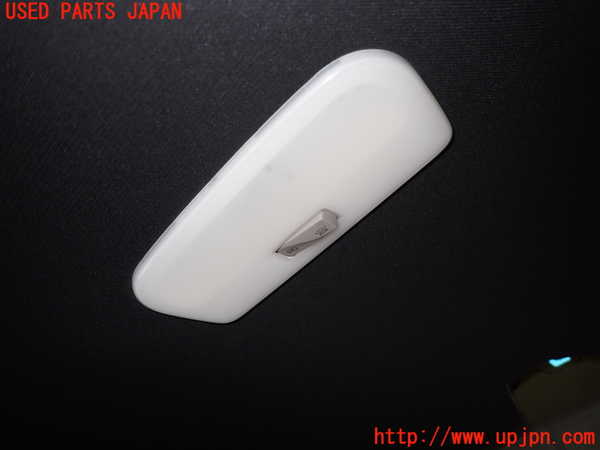 2UPJ-35716412]ルノー・メガーヌ R.S.(ルノー・スポール)(DZF4R)ルームランプ2 (2列目真中) 中古_m0001.jpg