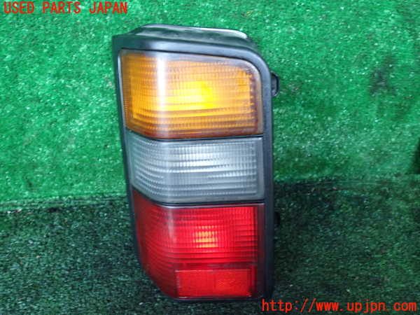 1UPJ-35721536]デリカ スターワゴン(P25W)左テールランプ 中古_m0001.jpg