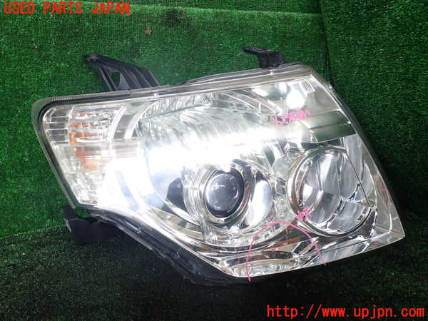 1UPJ-35731130]パジェロ(V98W)右ヘッドライト HID 中古_m0001.jpg
