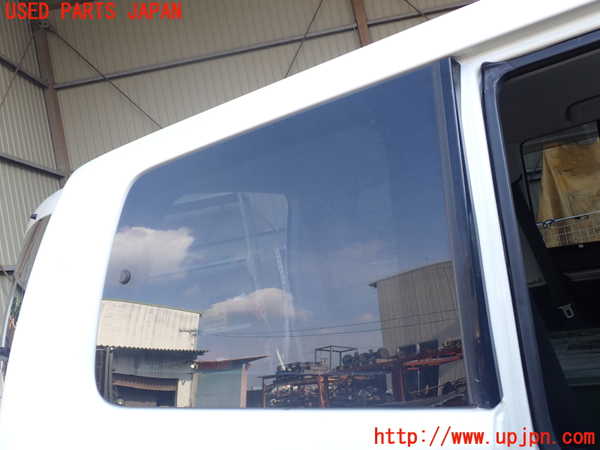 1UPJ-35731380]パジェロ(V98W)右クォーターガラス 中古(43R-00150 M2L3)_m0001.jpg