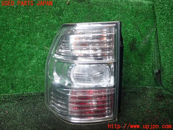 1UPJ-35731536]パジェロ(V98W)左テールランプ 中古_m0001.jpg