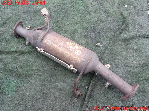 1UPJ-35732662]パジェロ(V98W)触媒2 中古_m0001.jpg