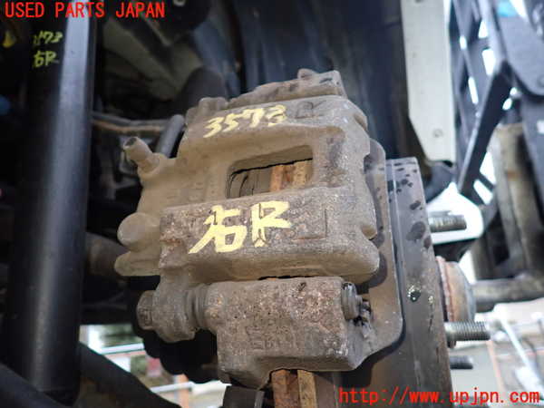 5UPJ-35734090]パジェロ(V98W)右リアキャリパー 中古_m0001.jpg