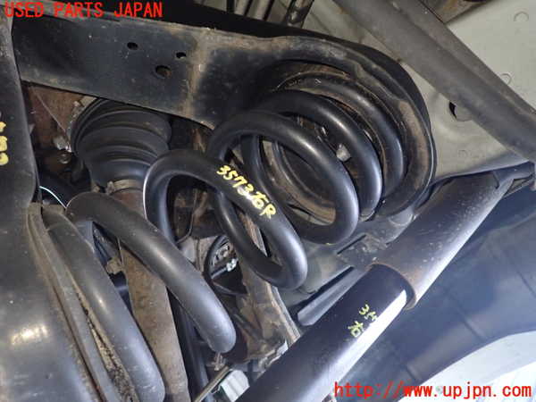 1UPJ-35735100]パジェロ(V98W)右リアスプリング 中古_m0001.jpg