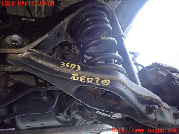 1UPJ-35735205]パジェロ(V98W)右リアロアアーム2 中古_m0001.jpg