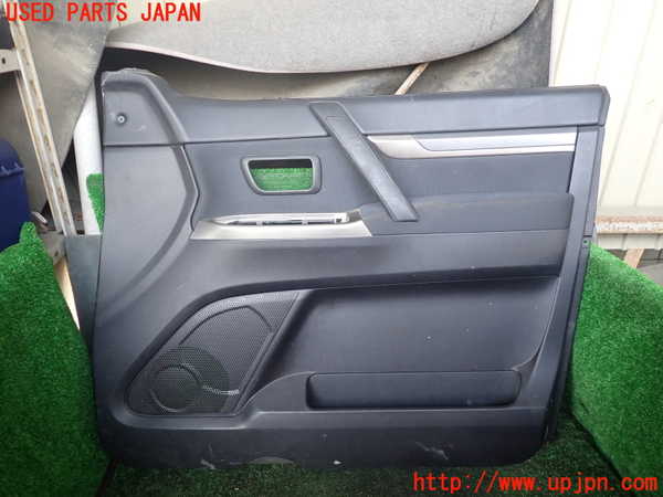 1UPJ-35731234]パジェロ(V98W)右前ドア内張り 中古_m0001.jpg