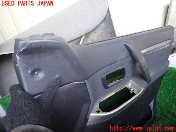 1UPJ-35731234]パジェロ(V98W)右前ドア内張り 中古_m0002.jpg