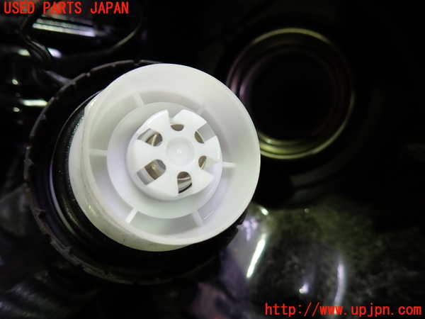 5UPJ-35741690]レクサス・UX250h(MZAH10)フューエルリッド 中古_m0003.jpg