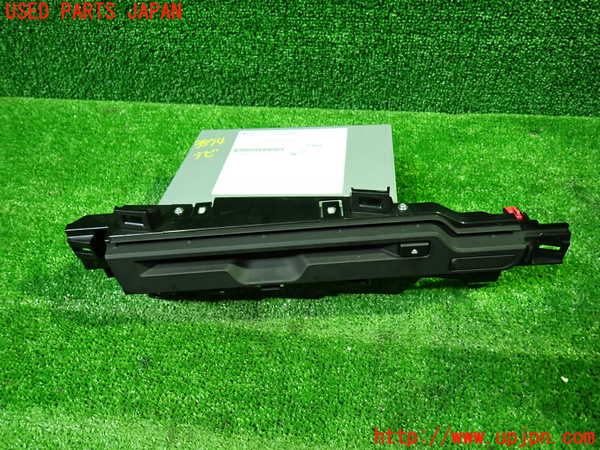 5UPJ-35746589]レクサス・UX250h(MZAH10)カーナビゲーション HDD 中古_m0001.jpg