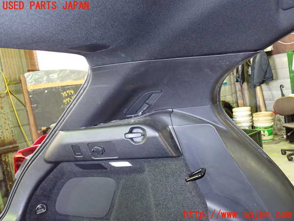 1UPJ-35747680]レクサス・UX250h(MZAH10)左リアピラートリム 中古_m0002.jpg