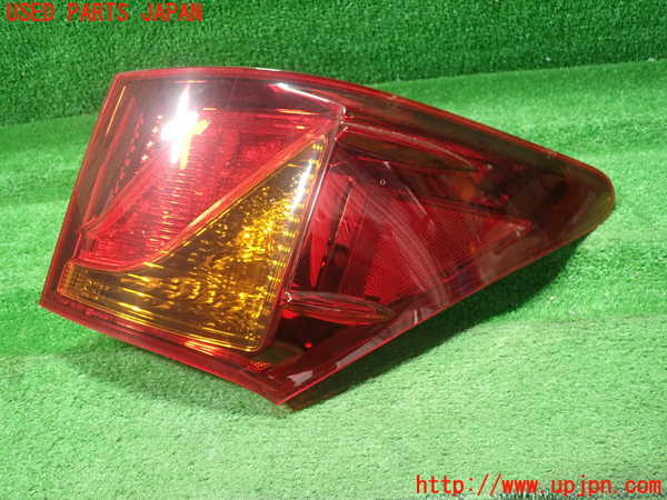 1UPJ-35751530]レクサス・GS250(GRL11)右テールランプ 中古_m0002.jpg