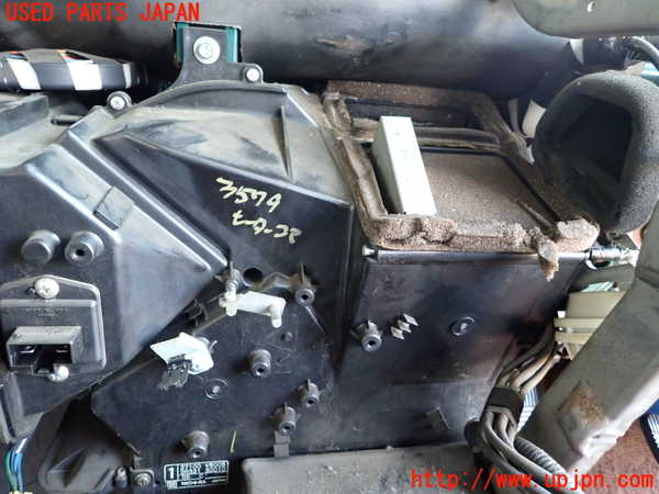 2UPJ-35796100]セドリック ワゴン(WY30)ヒーターコア 中古_m0001.jpg