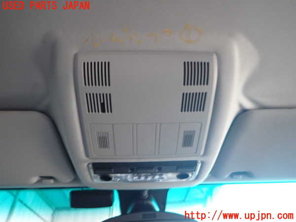2UPJ-35816411]BMW X3(PC30)(E83系)ルームランプ1 (1列目真中) 中古_m0001.jpg
