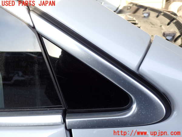 2UPJ-35821200]BMW 218d アクティブツアラー(22BY20)(U06)右フロント三角窓ガラス 中古_m0001.jpg