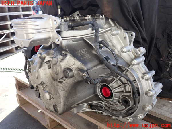 2UPJ-35823010]BMW 218d アクティブツアラー(22BY20)(U06)ミッション AT B47C20B 中古_m0002.jpg