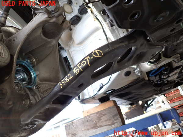 2UPJ-35825176]BMW 218d アクティブツアラー(22BY20)(U06)右フロントロアアーム1 中古_m0001.jpg