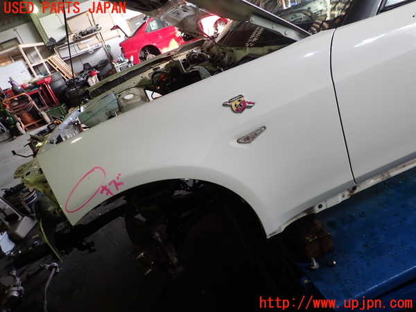 1UPJ-35861082]アバルト・124スパイダー(NF2EK)左前フェンダー 中古_m0001.jpg