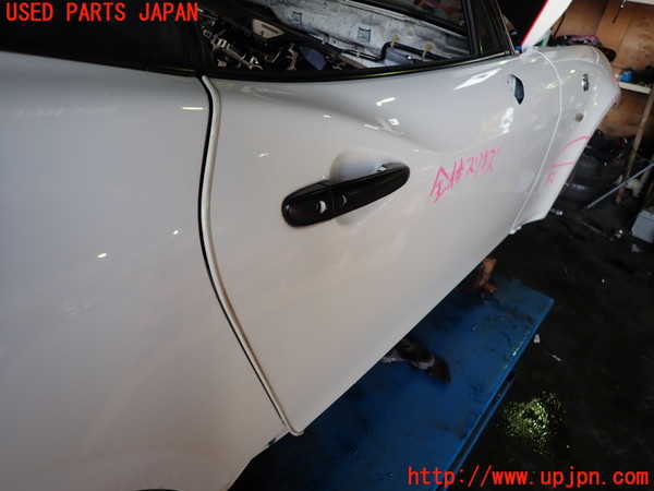 1UPJ-35861230]アバルト・124スパイダー(NF2EK)右ドア 中古(43R-00014 M408)_m0002.jpg