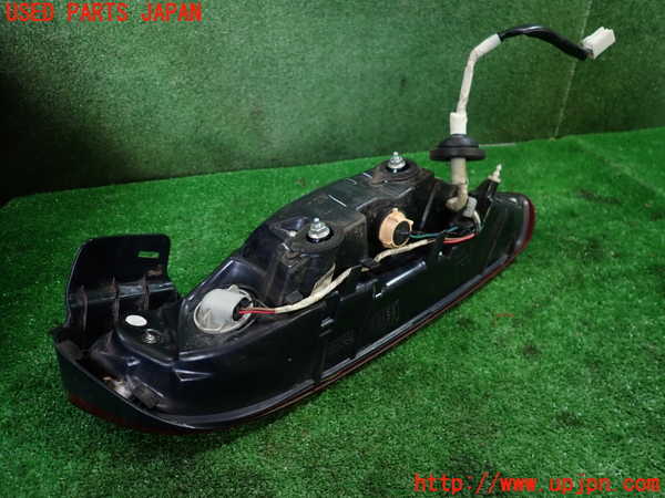 1UPJ-35861536]アバルト・124スパイダー(NF2EK)左テールランプ 中古_m0003.jpg